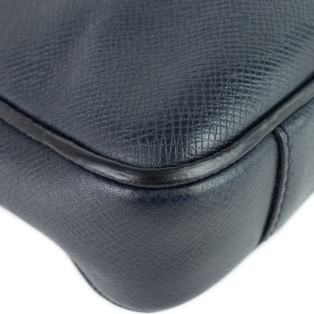 Louis Vuitton - Vassili PM Taiga Leather Briefcase Noir
