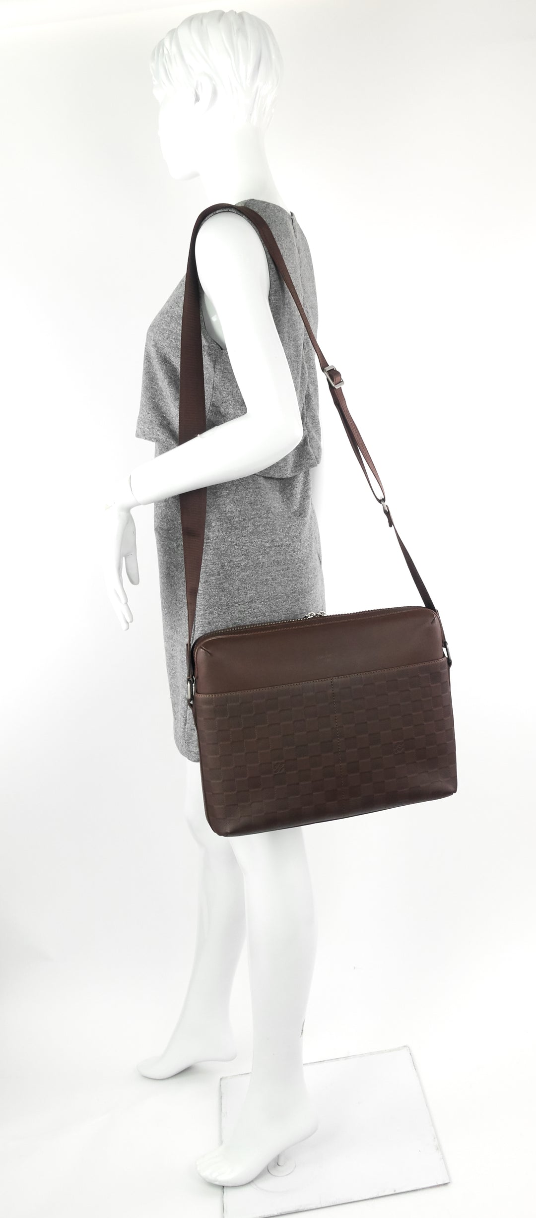 Louis Vuitton Messenger Calypso Damier Infini MM Brown in Leather