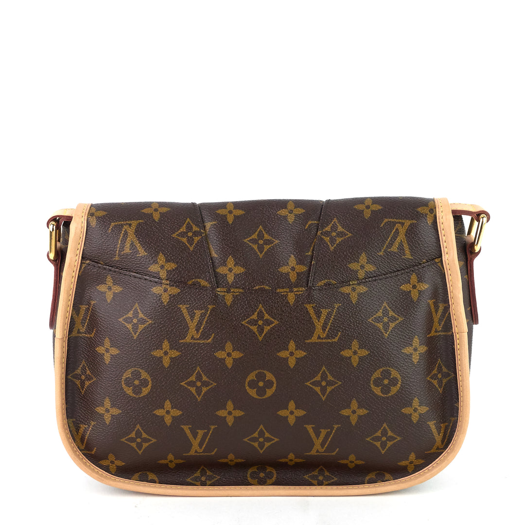 menilmontant pm monogram canvas bag