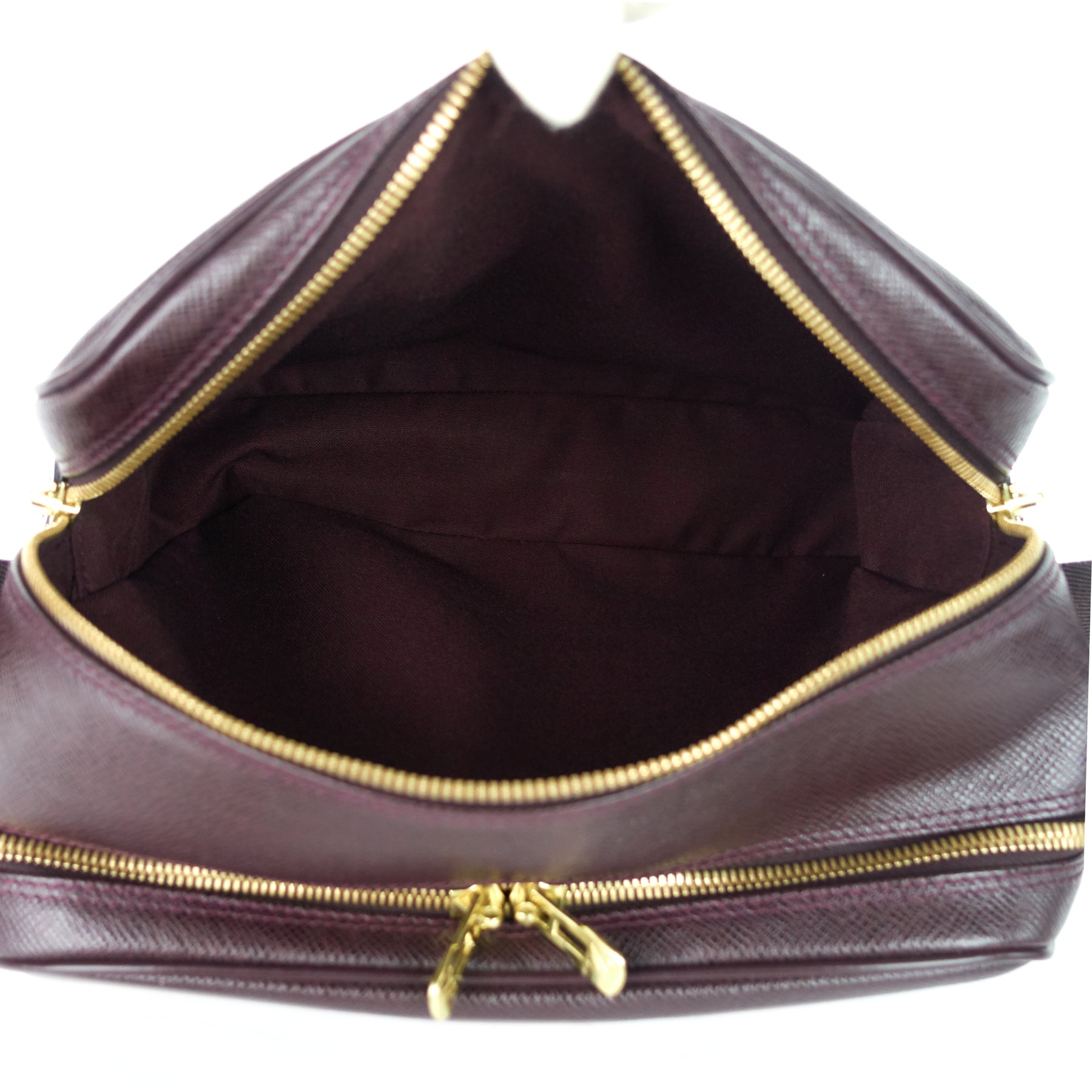 Louis Vuitton Reporter Bag Taiga Leather PM at 1stDibs